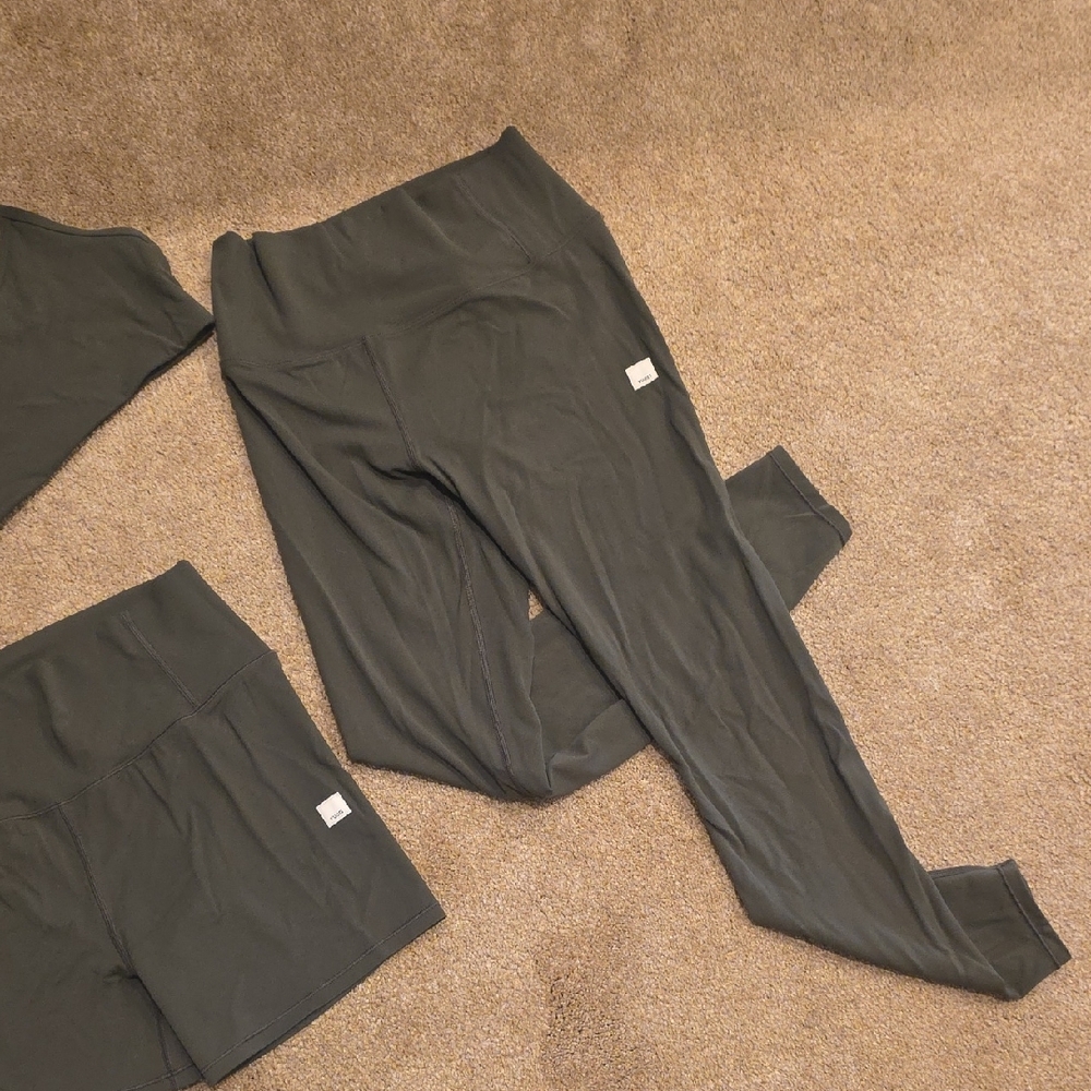 Vuori Olive Green Sports Bra & Leggings Set - Picture 3 of 3